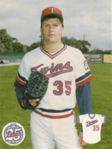 Bill Latham 1986 Twins Baseball Card